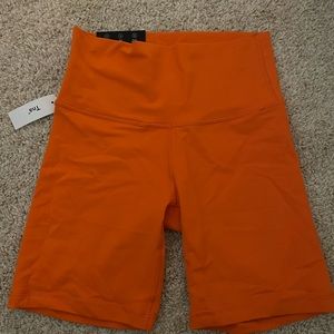 NWT Aritzia TNA 7” atmosphere biker shorts
